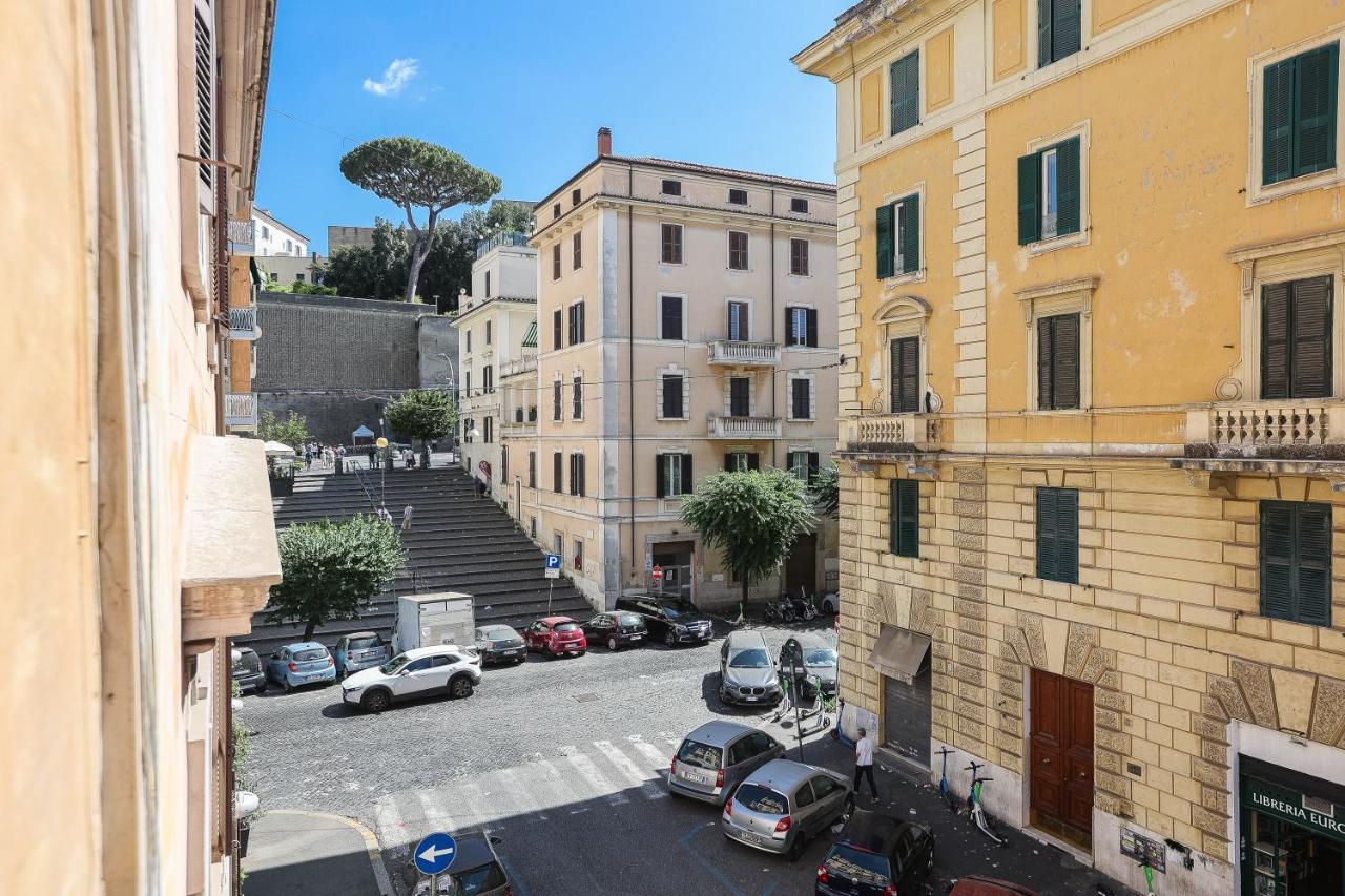 Vatican Museum By Rental In Roma Esterno foto