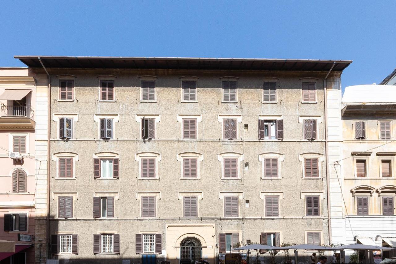 Vatican Museum By Rental In Roma Esterno foto