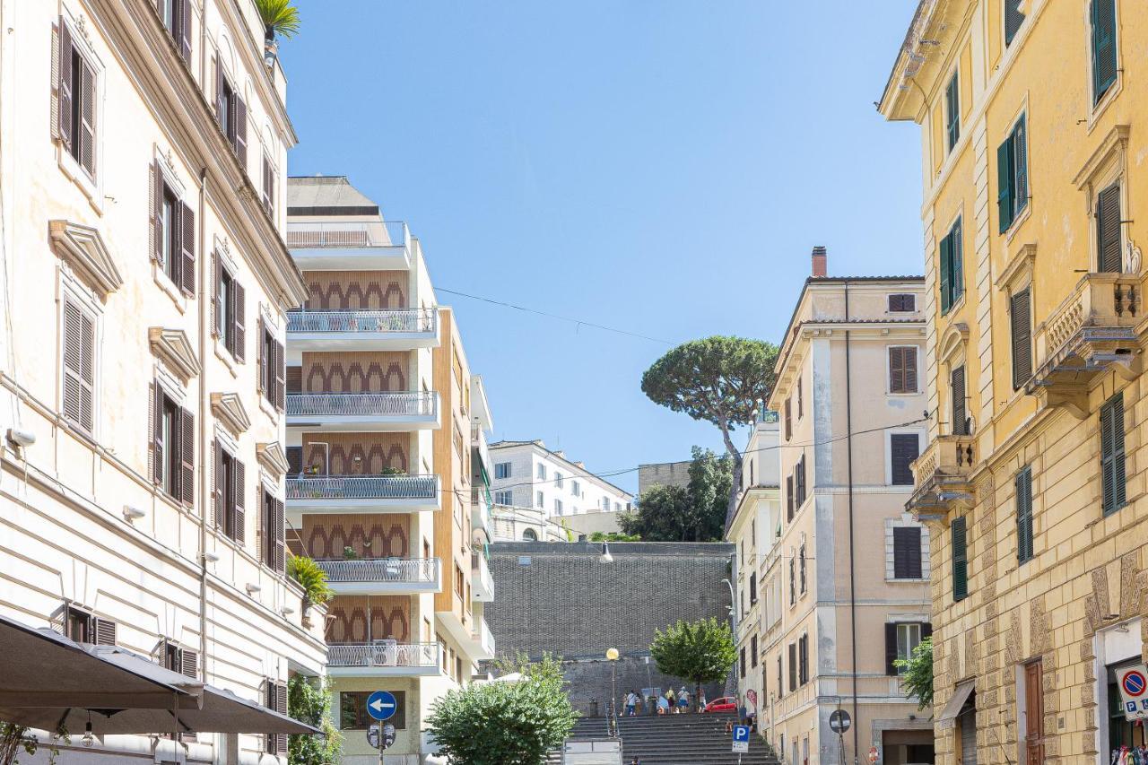 Vatican Museum By Rental In Roma Esterno foto